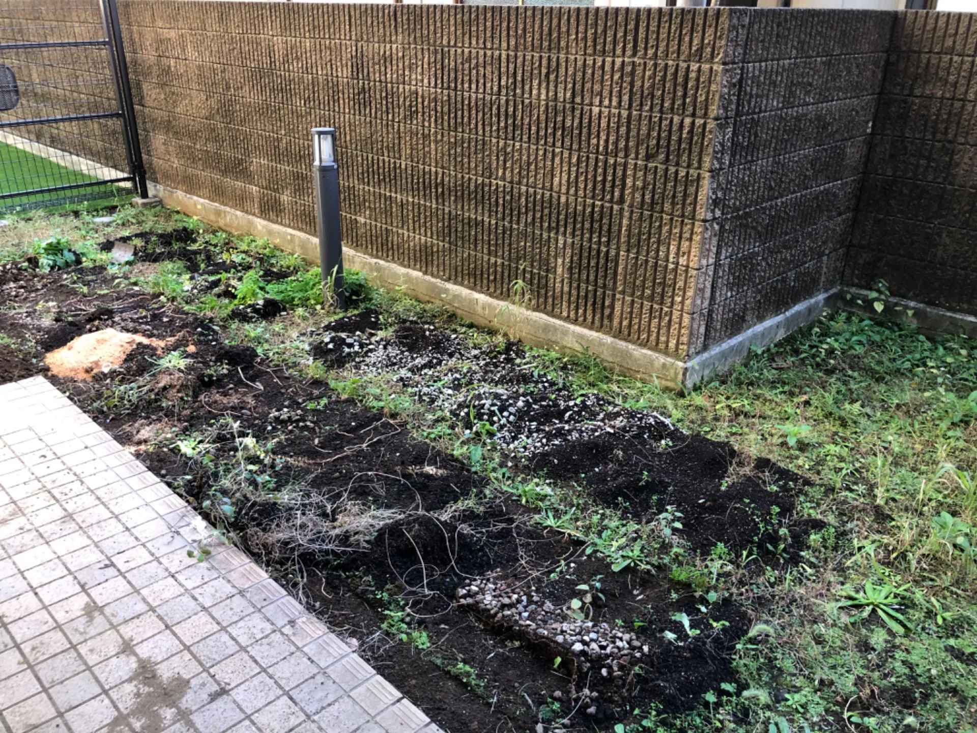 マンション庭付きには人工芝‼︎アダン造園にお任せを!